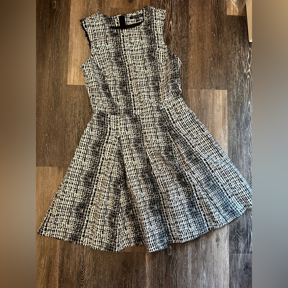 🧡 Eva Longoria for New York and Co. black and white printed mini dress size 4